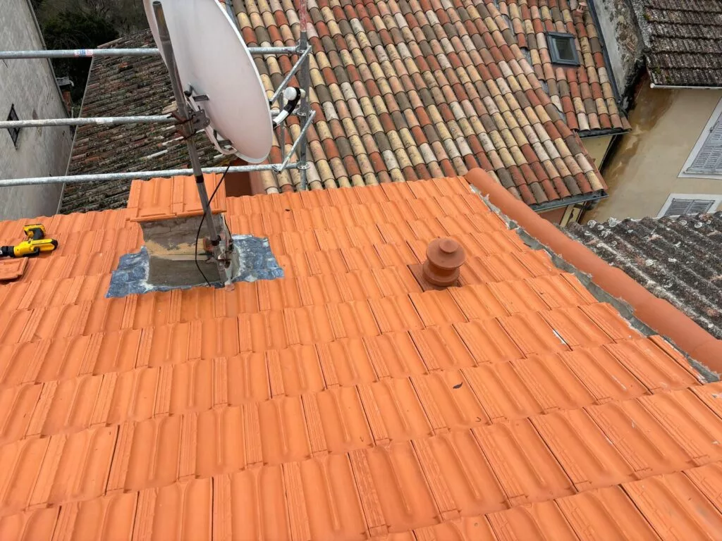 Rénovation de toiture dans un quartier résidentiel