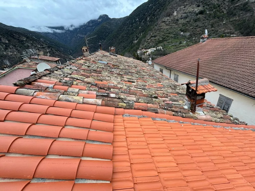 Pose d’une sous-toiture ventilée avant la couverture